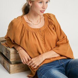 UMGEE Satin Round Neck Top